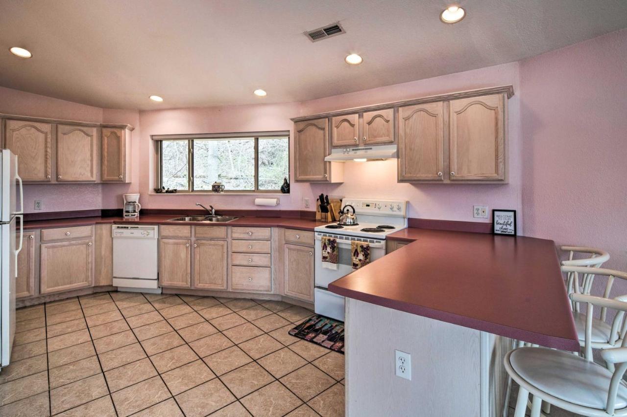 Charming Burnsville Apt With Mountain Views And Deck! Екстериор снимка