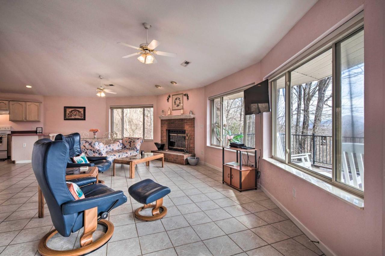Charming Burnsville Apt With Mountain Views And Deck! Екстериор снимка