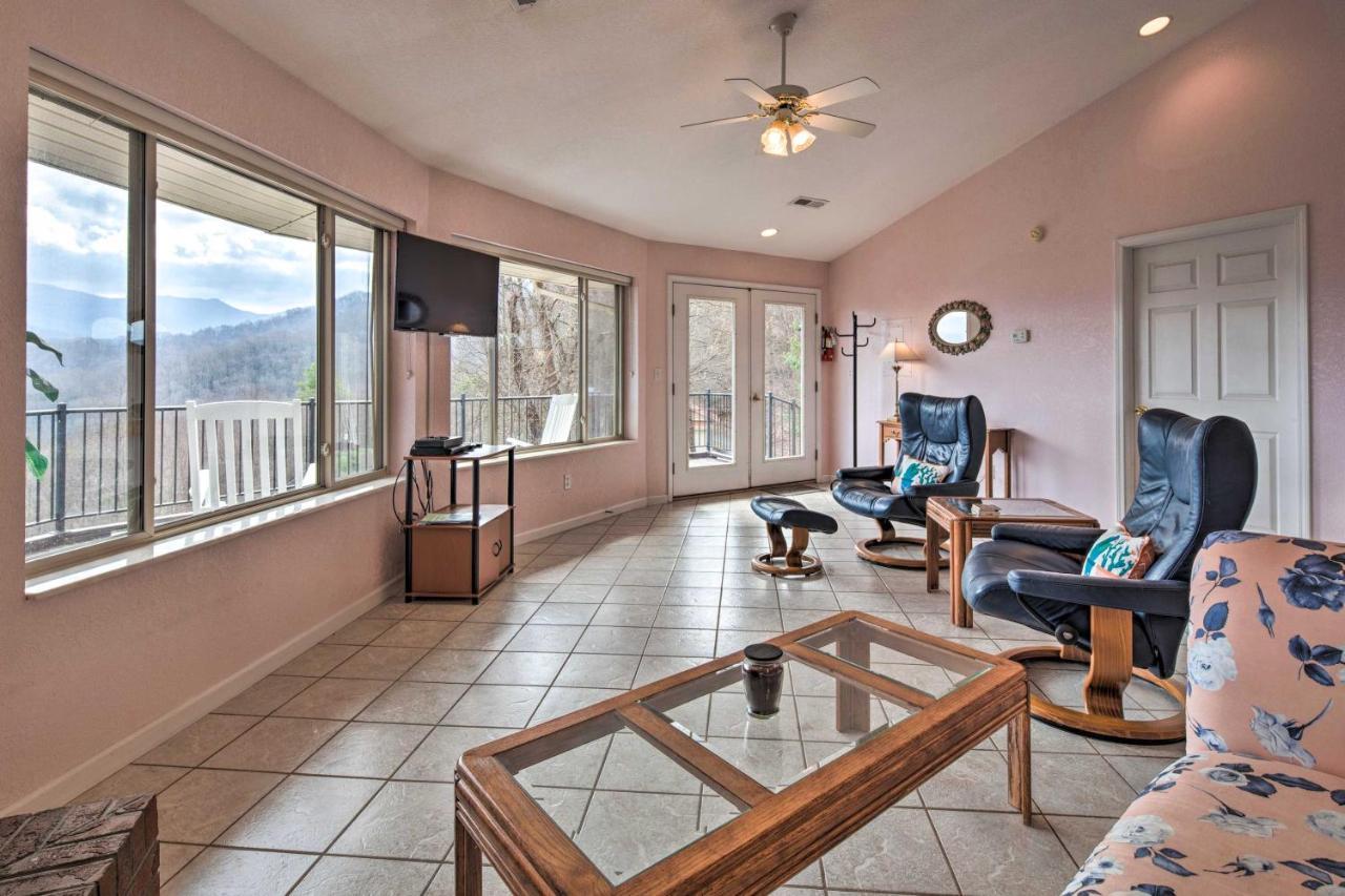 Charming Burnsville Apt With Mountain Views And Deck! Екстериор снимка