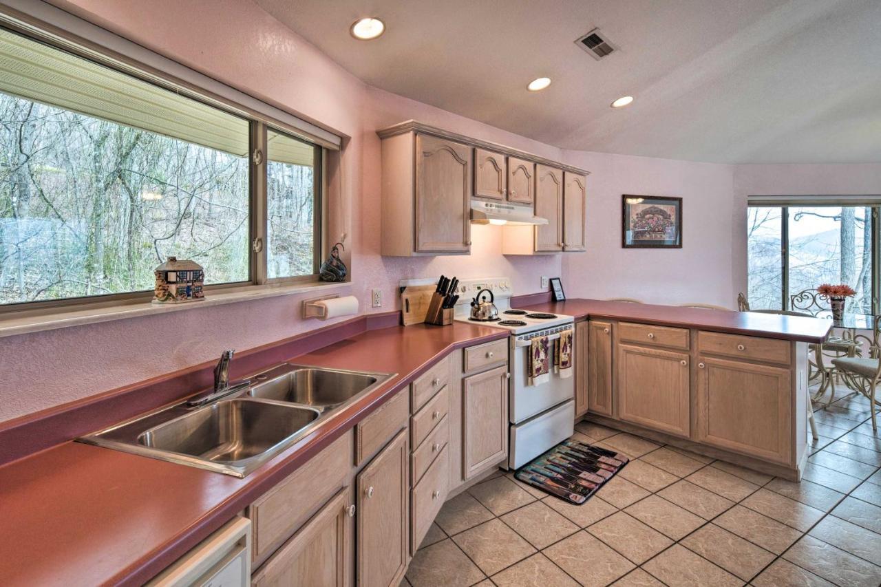 Charming Burnsville Apt With Mountain Views And Deck! Екстериор снимка