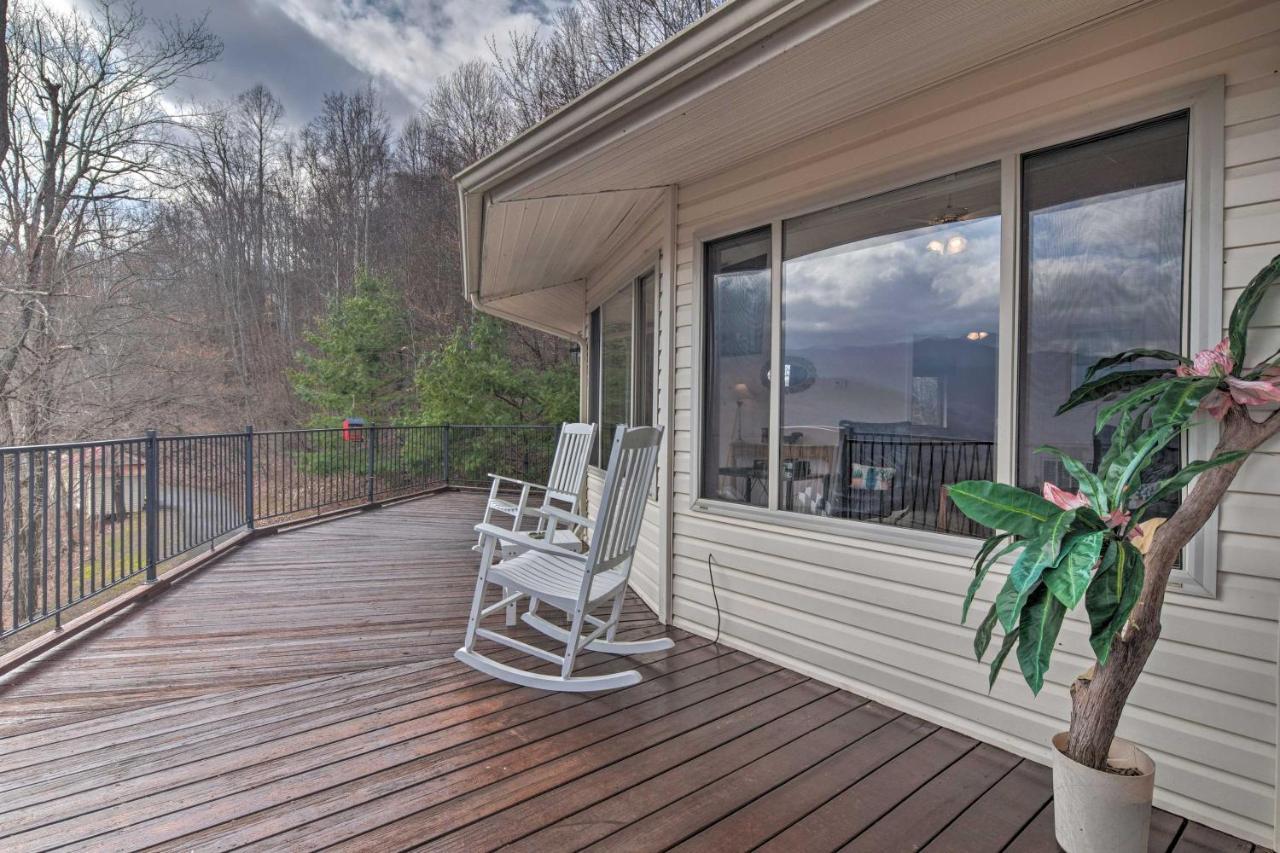 Charming Burnsville Apt With Mountain Views And Deck! Екстериор снимка